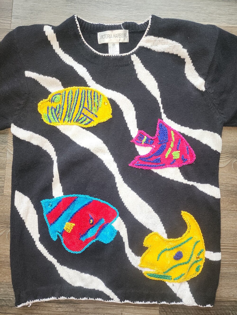 Vintage Short Sleeve Sweater Fish Medium Embroidered Retro 90s Y2K Tropical